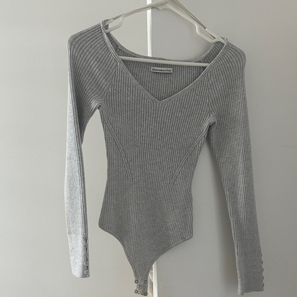 Abercrombie Light Gray Ribbed V-Neck Bodysuit